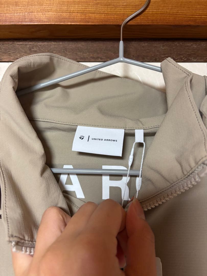 UNITED ARROWS ベージュ ウィンドブレーカー新品タグ付き