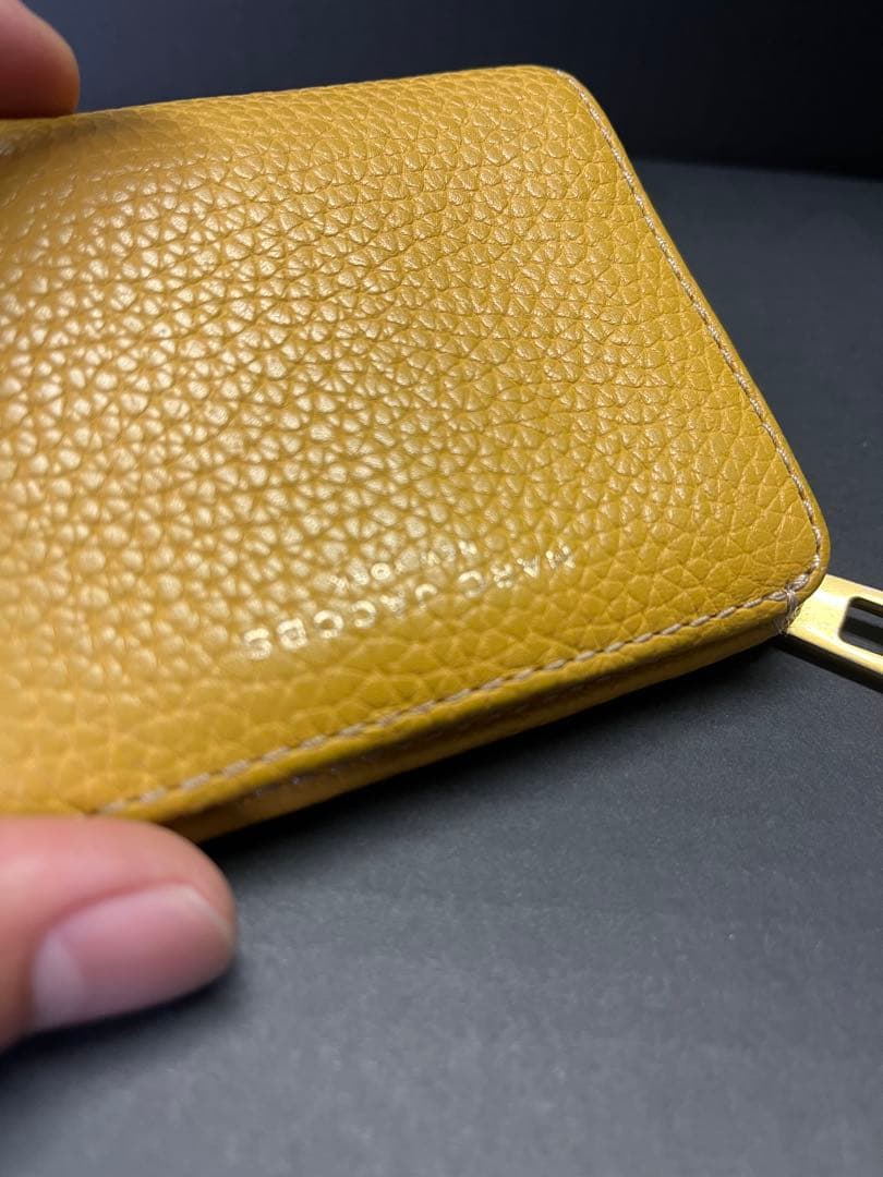 マークジェイコブス　イエローレザー二つ折り財布