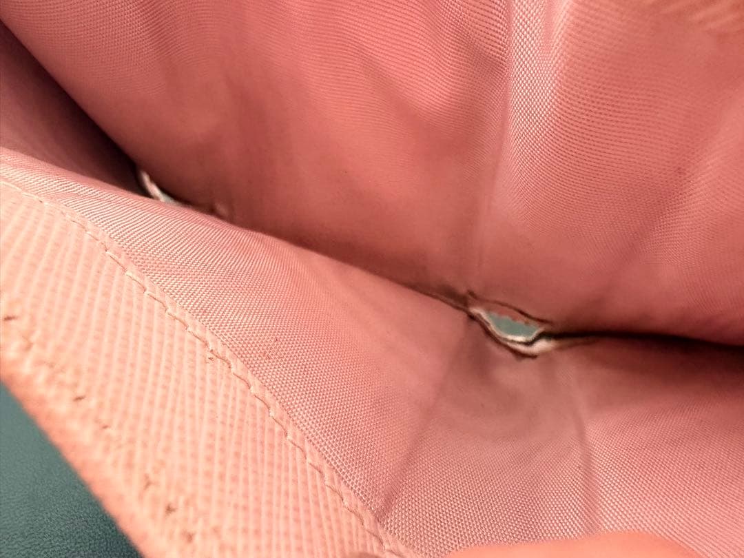 PRADA ピンク 三つ折り　小さな財布