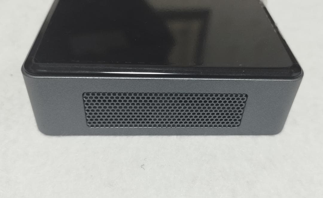 【美品 32GB / 1TB】Intel NUC8i5BEK