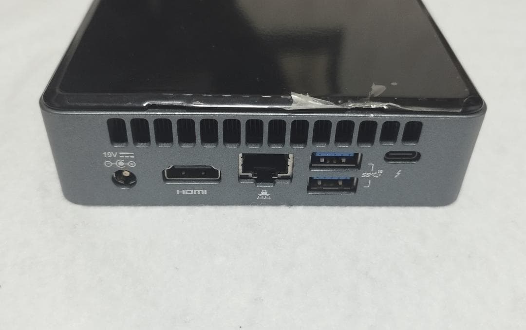 【美品 32GB / 1TB】Intel NUC8i5BEK
