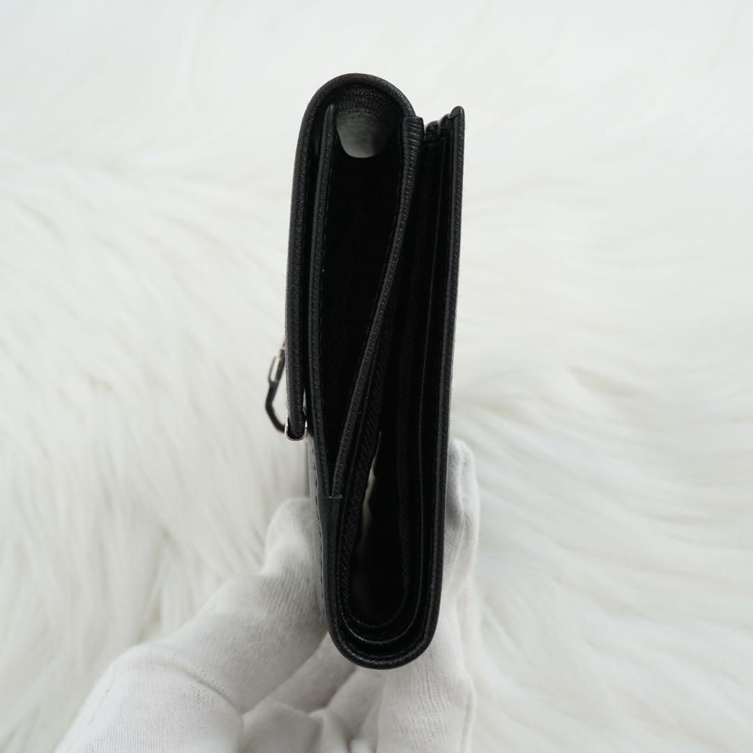 未使用品　箱付き　Salvatore Ferragamo 折り財布　ガンチーニ