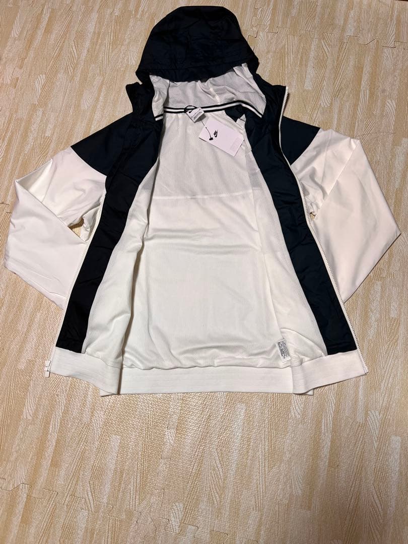 【新品】ナイキ スポーツウェア ウィンドランナー　メンズジャケット　Mサイズ