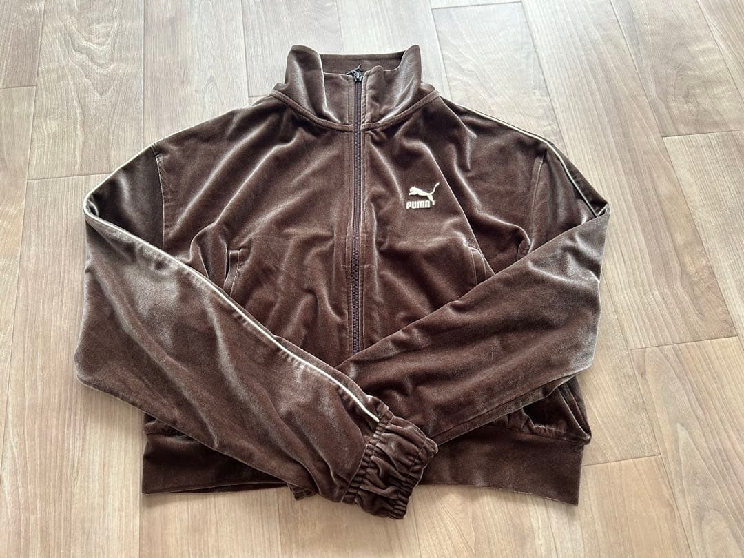 emmi×PUMA ベロアジャージ