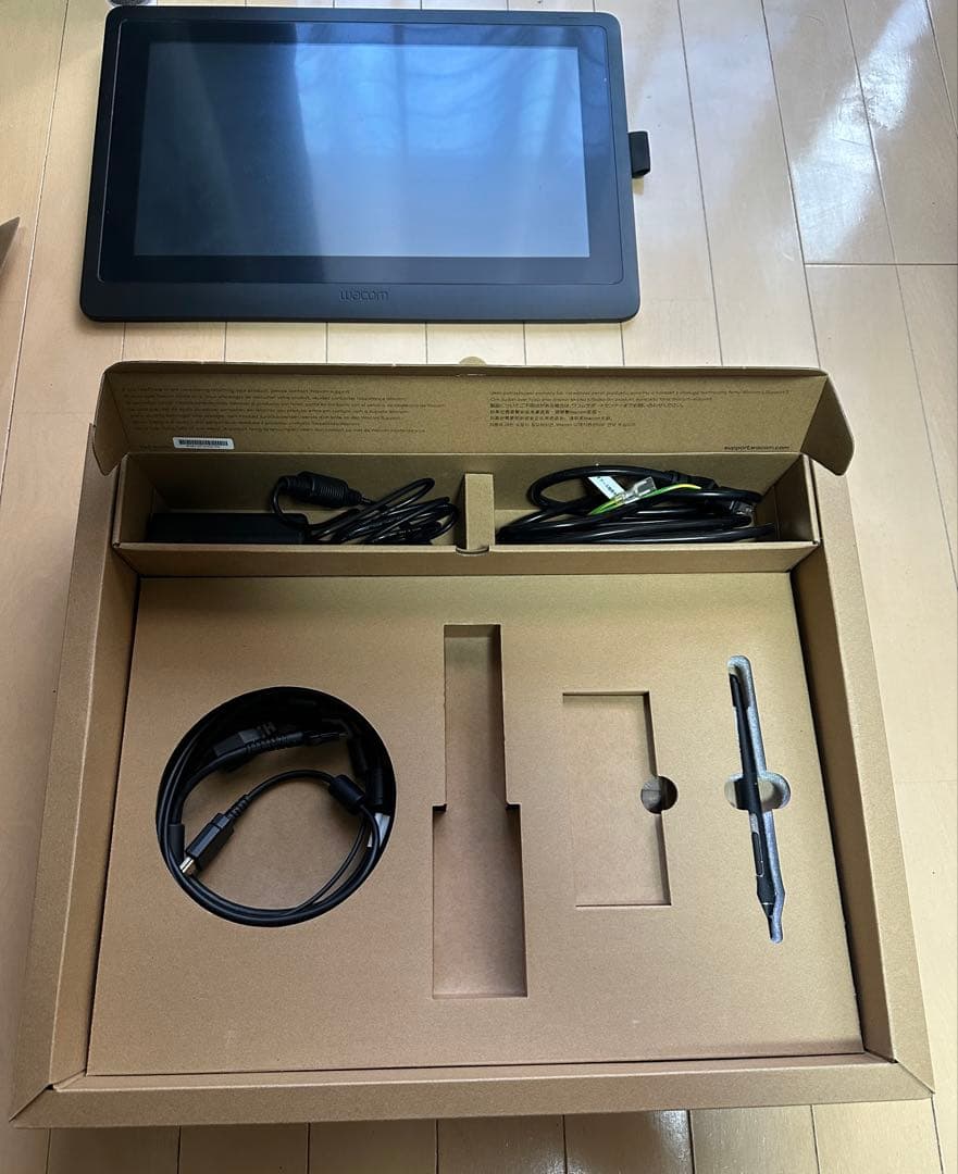 くぬぎ　Wacom Cintiq 16（DTK-1660）液タブ