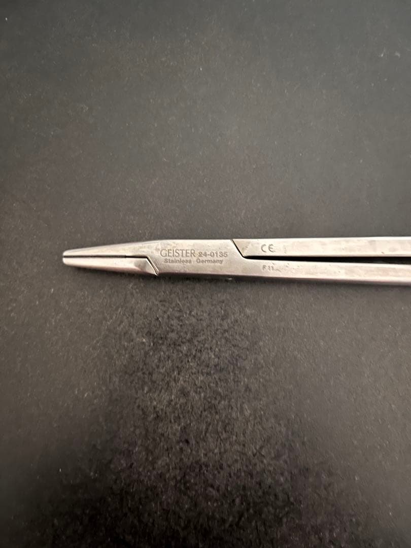 【値下OK】GEISTER 腹腔及び胸腔深部用持針器超硬チップ付　30cm
