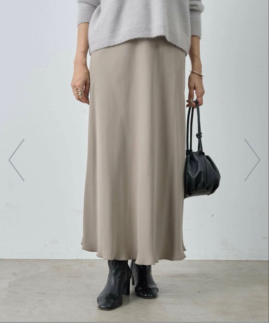 新品未使用BEARDSLEY ビアズリー バックテールスカート ベージュサイズ0