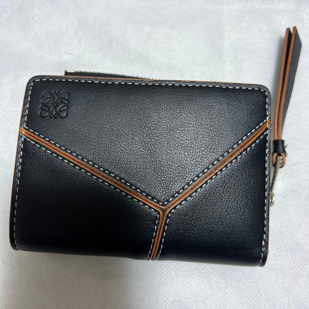 ロエベ　2つ折り財布 横12 縦9 ＊お札入れの内側に少し汚れがあります。
