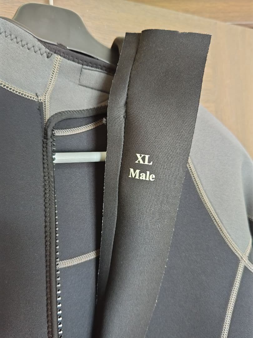 人気のHele i Wahoメンズ XLサイズ 3mmウェットスーツ