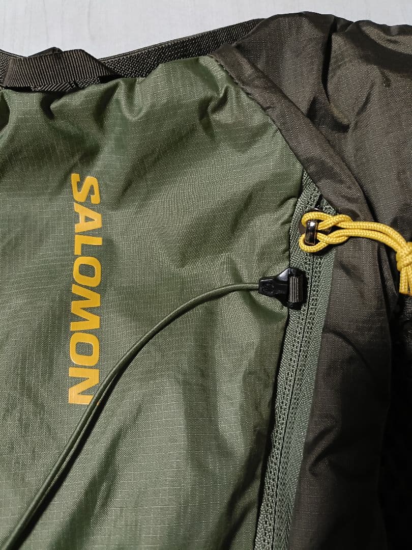 SALOMON ACTIVE SKIN 4 GRVL バックパック