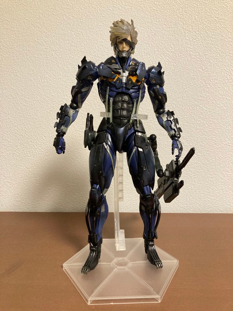 ユ*ウ様 PLAY ARTS改 雷電 L GEAR RISING