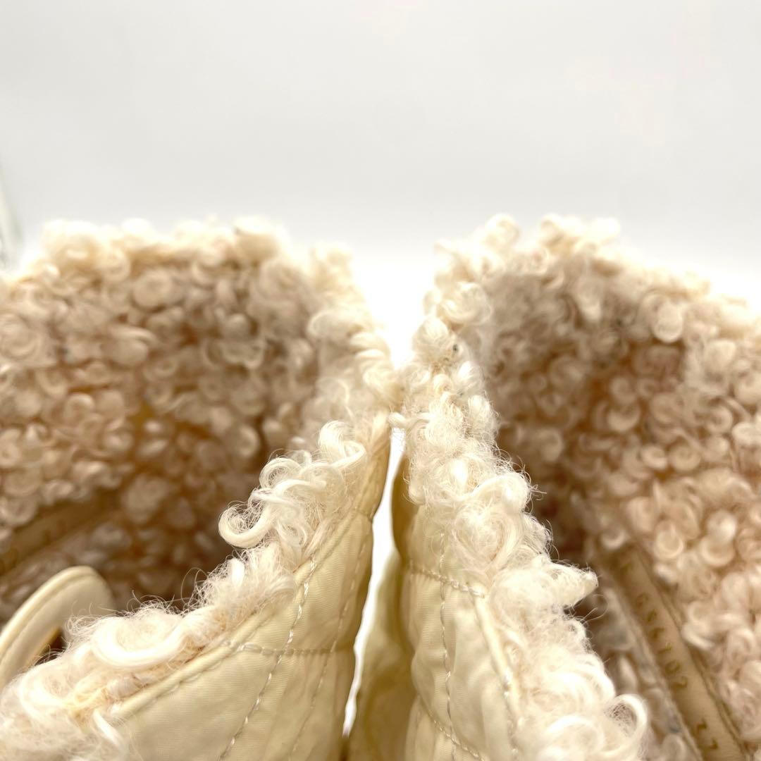 人気モデル✨CHANEL ターンロック　ブーツ　ムートン　アイボリー　マトラッセ