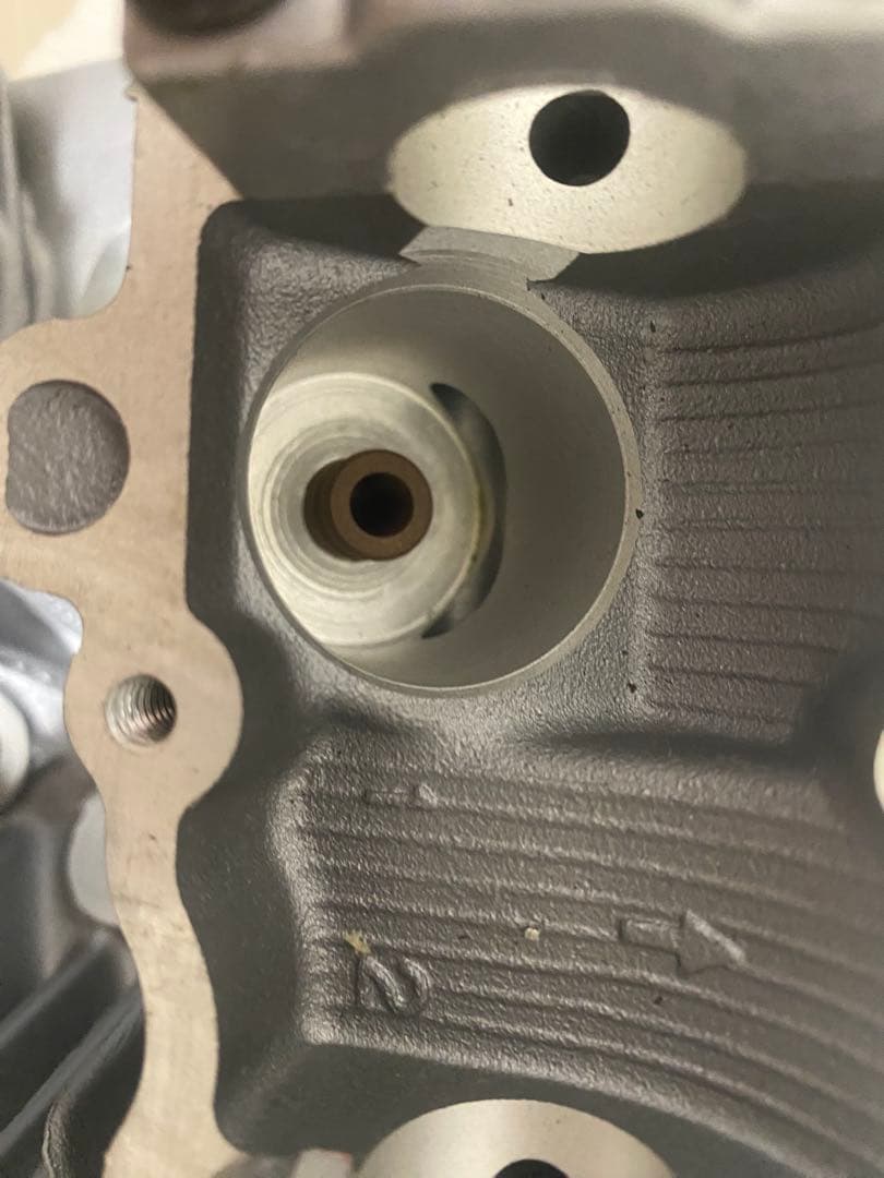 ゼファー750純正シリンダーヘッド新品未使用