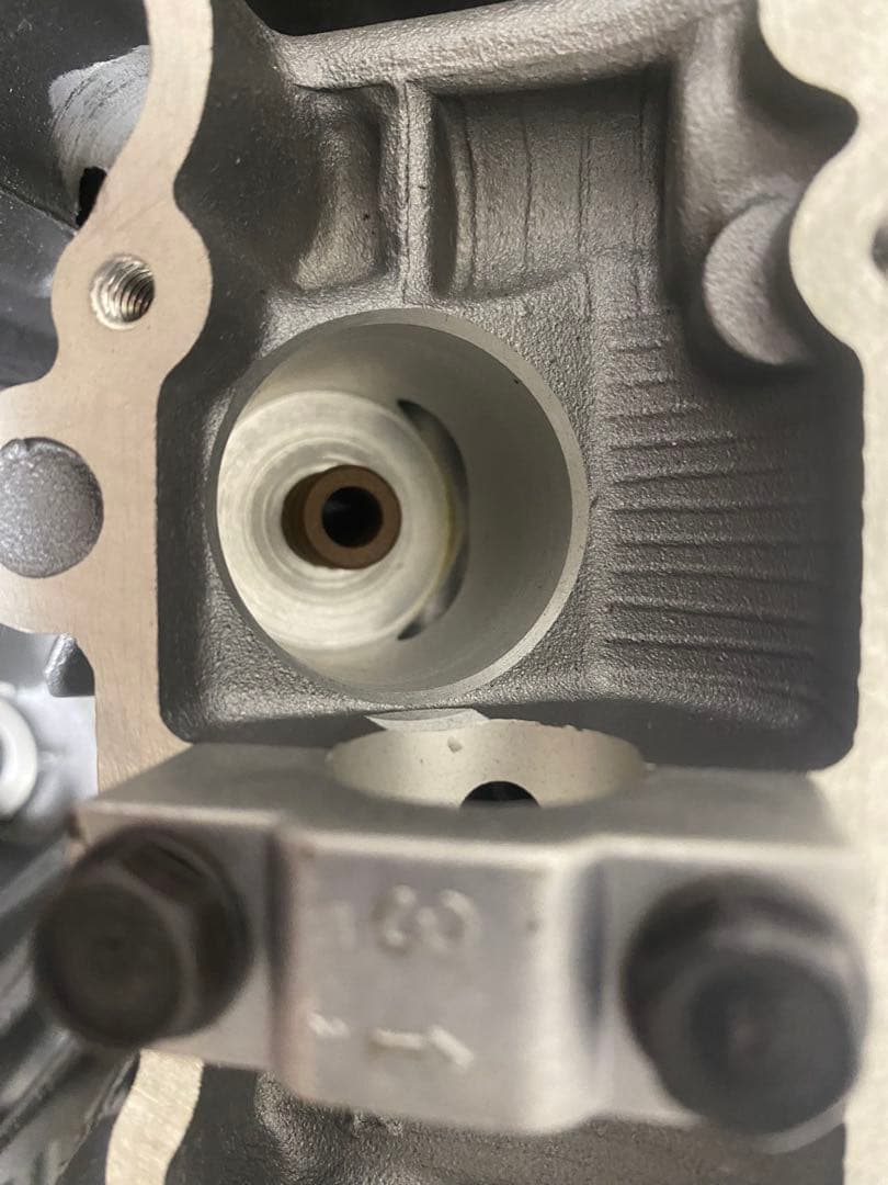 ゼファー750純正シリンダーヘッド新品未使用