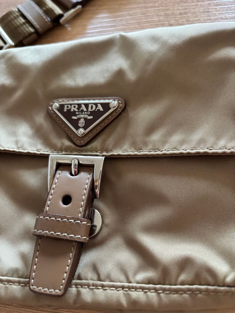 超美品⭐︎PRADA ナイロン ボディバッグ ベージュ