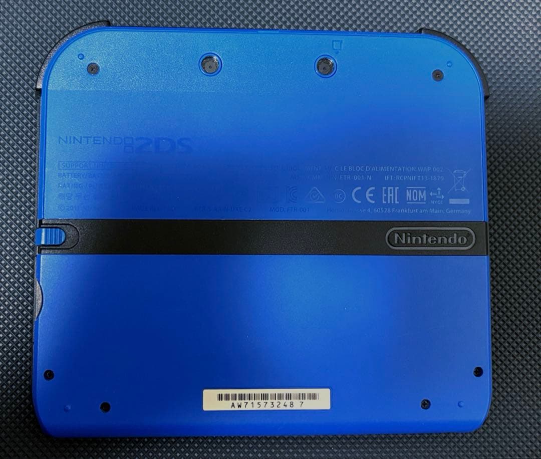 【海外版】ニンテンドー 2DS あつまれどうぶつの森(英語版)付き！