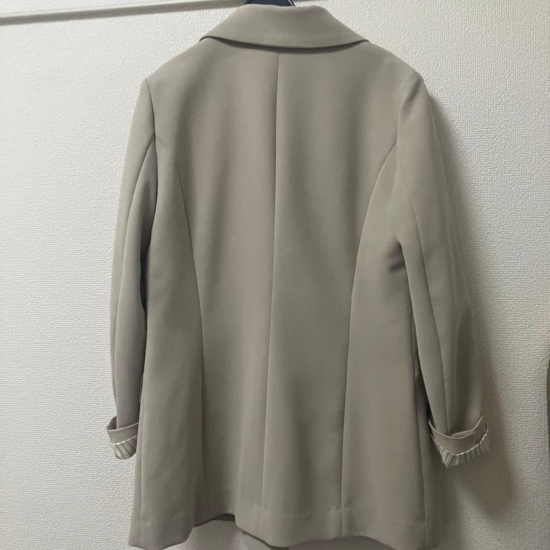 【美品】今季　ラブティックボンボン　メタル釦ダブルジャケット　グレージュ