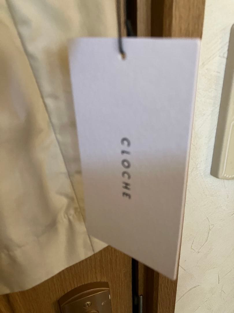 専用　新品タグ付き大人気のクロシェの袖が可愛いハーフコート　ベージュ