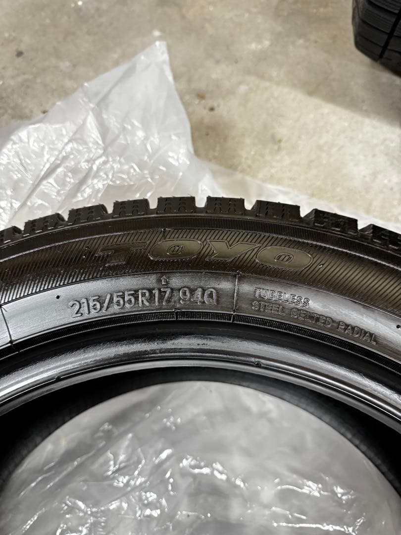 TOYO OBSERVE GIZ2 215/55R17 スタッドレス　タイヤ