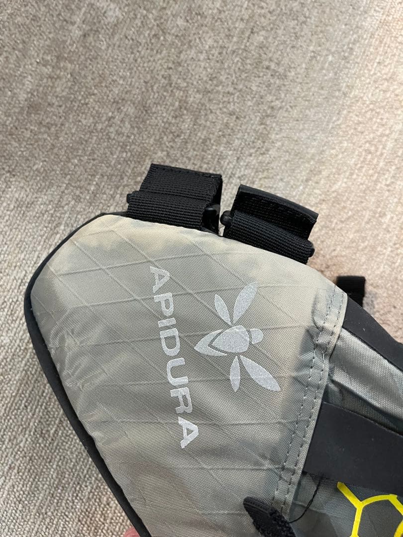 APIDURA サドルバッグ