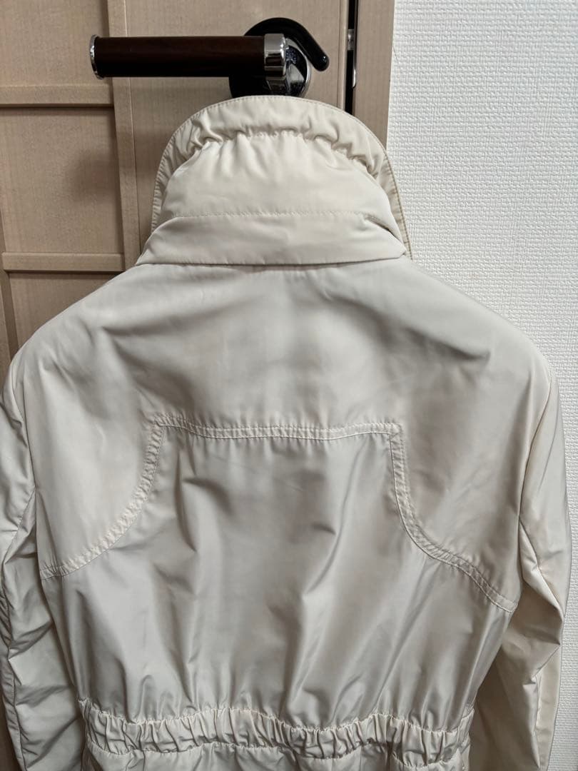 MONCLER フード付きホワイトジャケット