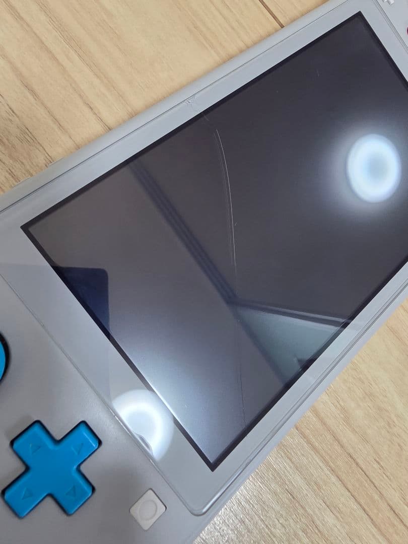 Nintendo Switch Lite ザシアン・ザマゼンダ　液晶割れ