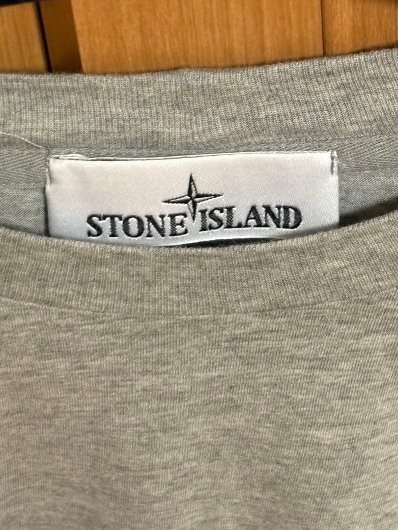 ストーンアイランド グレーTシャツ