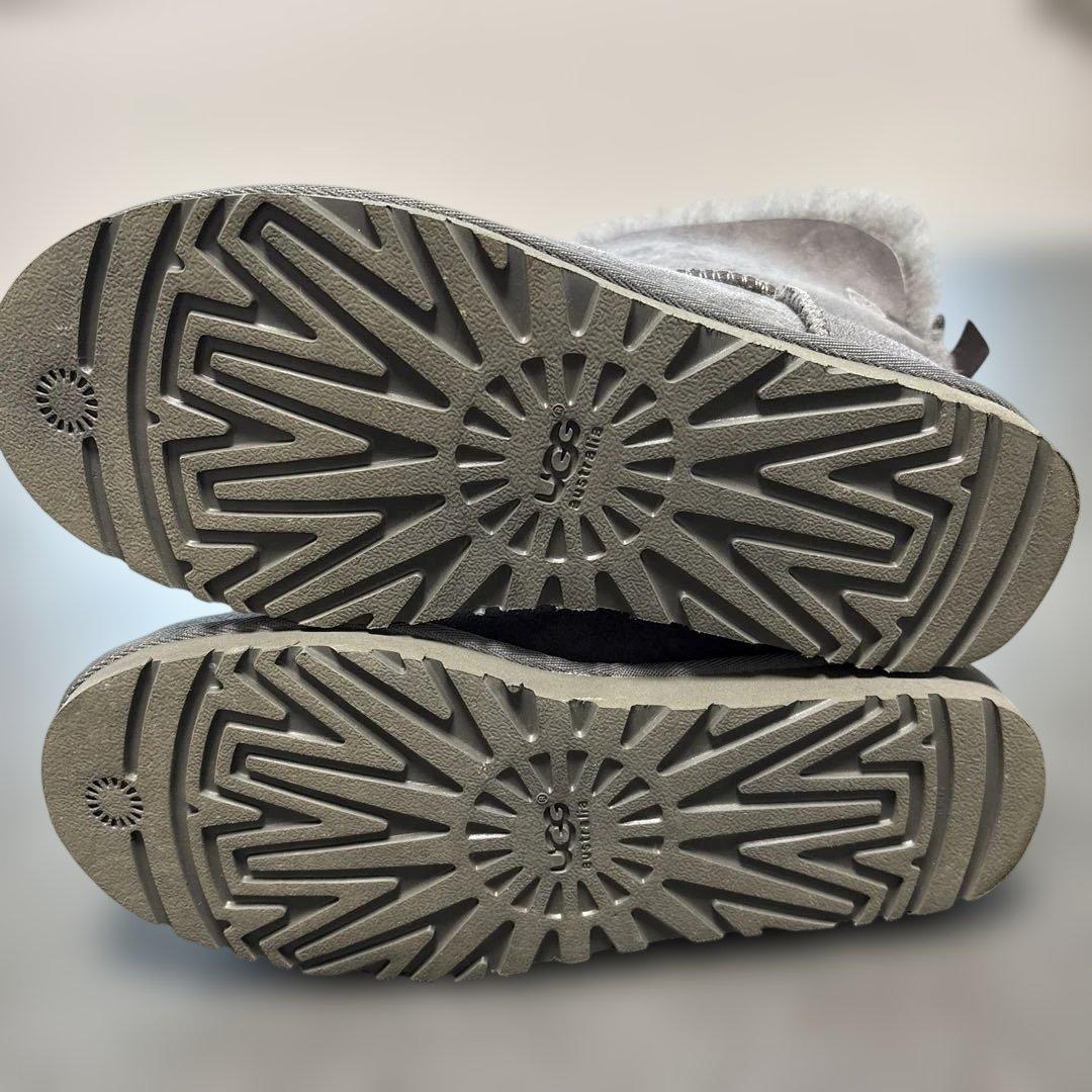 UGG グレーのブーツ　25cm