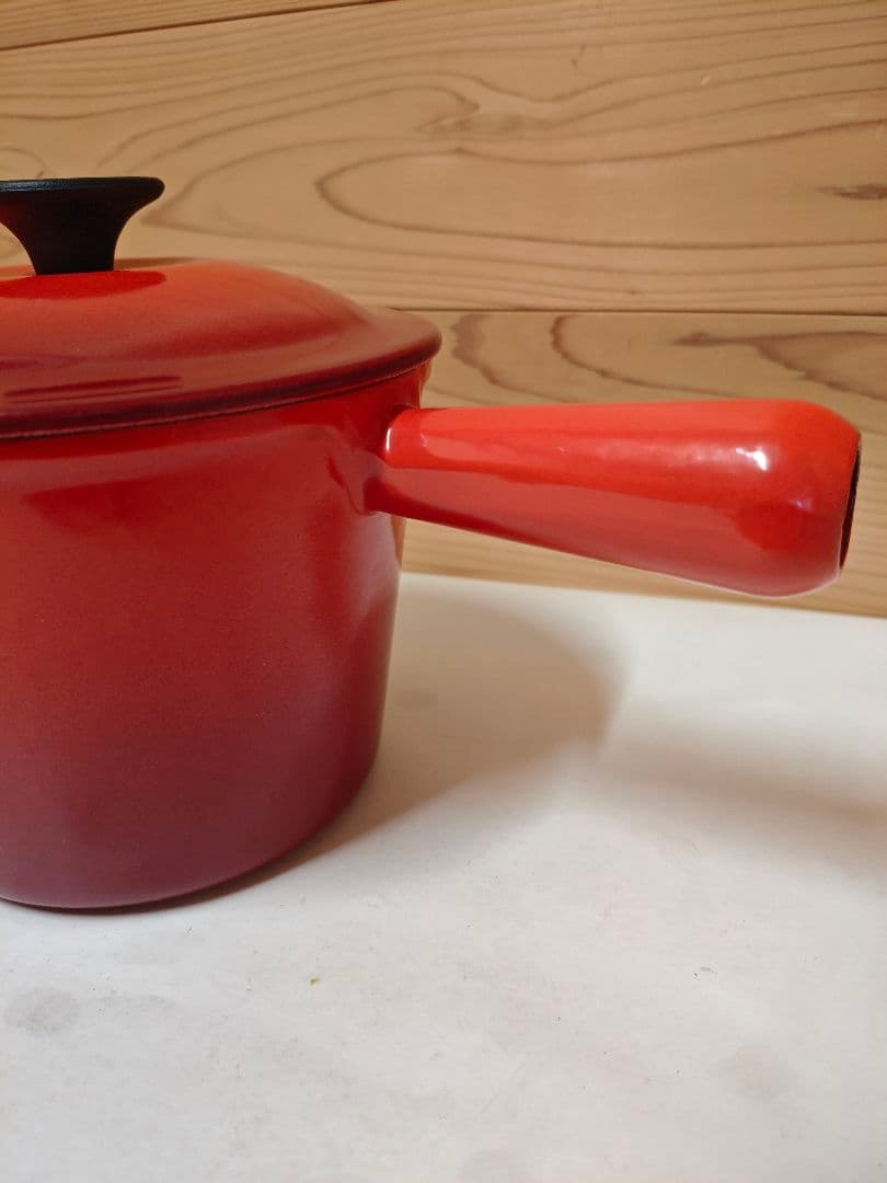 Le Creuset ル・クルーゼ　ウィンザーポット　チェリーレッド