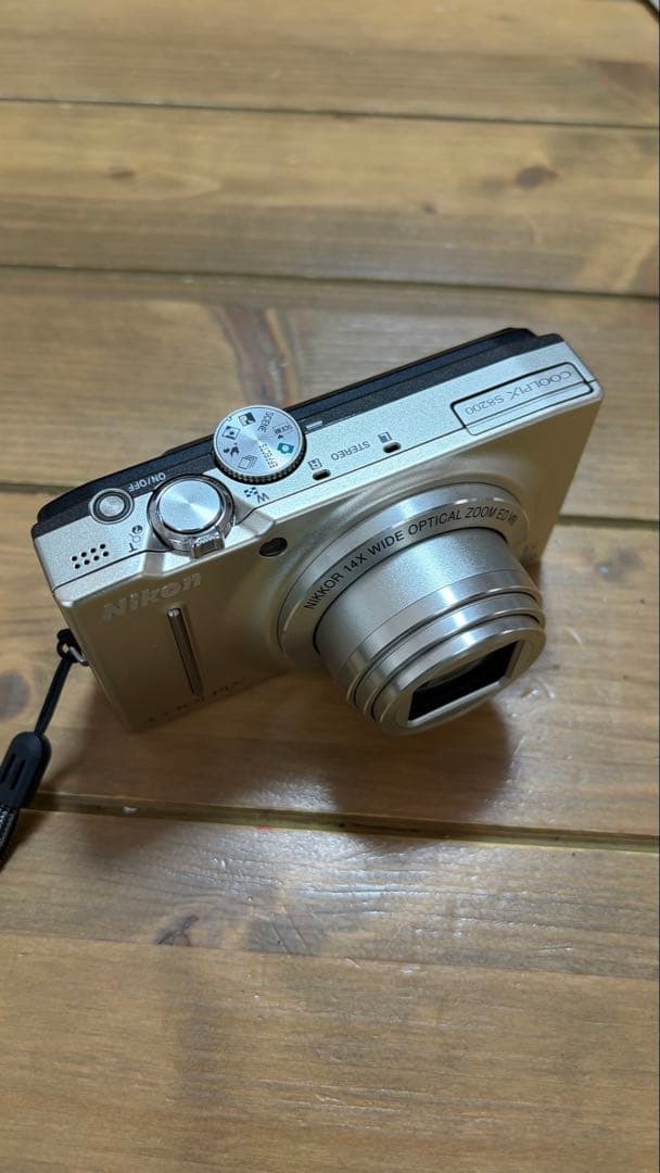 デジタルカメラ Nikon COOLPIX S8200