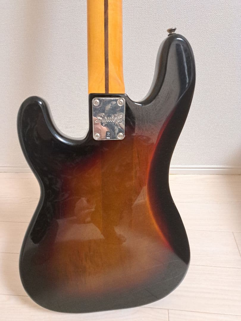 Squier Precision Bass サンバースト べっ甲ガード Pベース