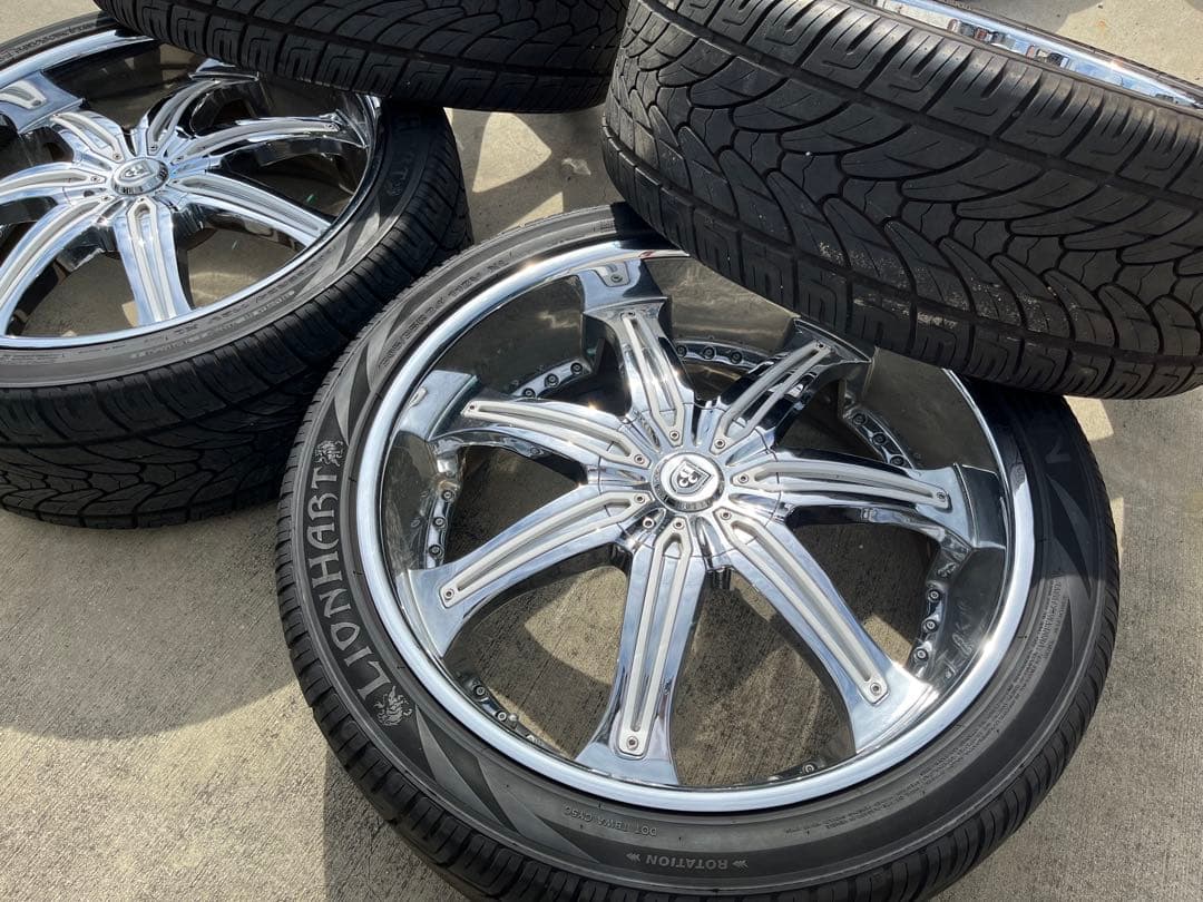タイヤ　ホイール　305/35R 24インチ　5穴