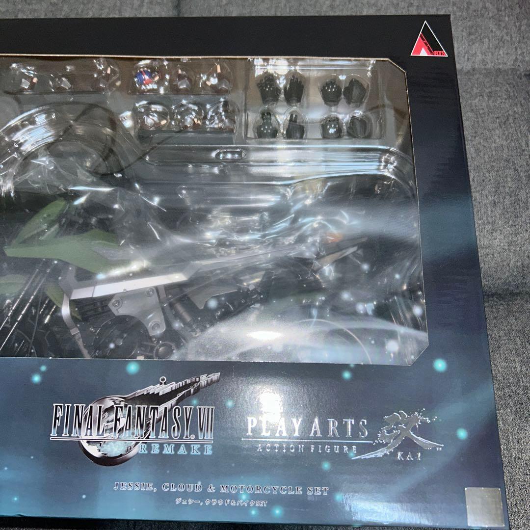 ファイナルファンタジーVII リメイクPLAY ARTS改 ジェシー,クラウド&