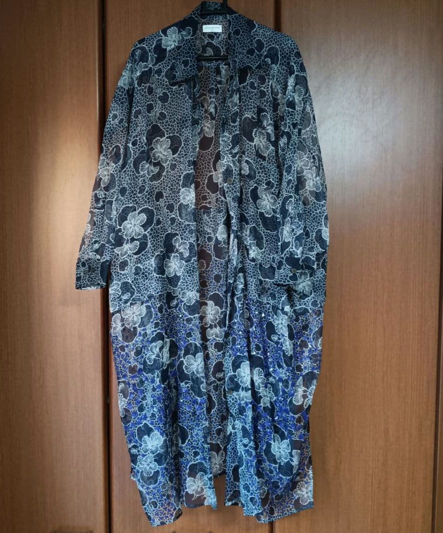 【DRIES VAN NOTEN】ワンピースとシースルーコート