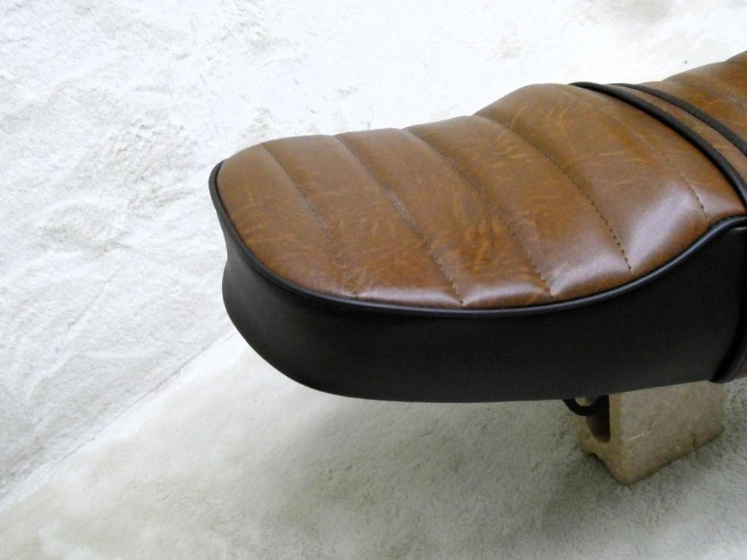 エイプ５０　タックロールシート 茶ツートン　/あんこ抜き キャブ車 完成品