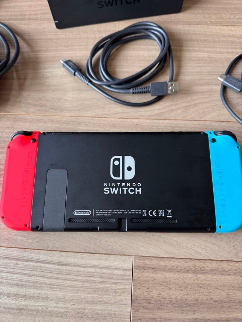 Nintendo Switch 本体 赤・青 Joy-Con 、2ケースセット