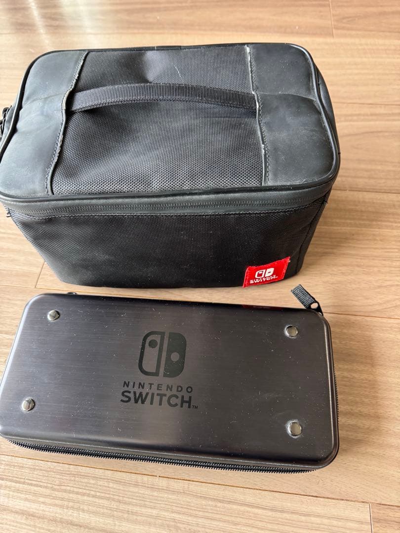 Nintendo Switch 本体 赤・青 Joy-Con 、2ケースセット