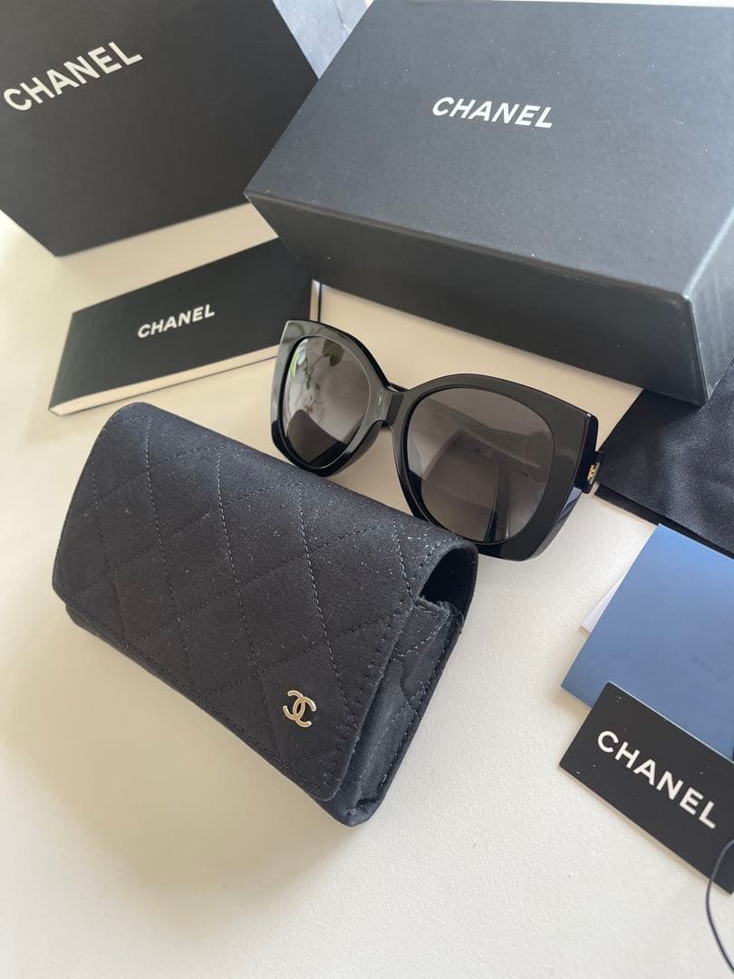 CHANEL ブラック サングラス ハートロゴ