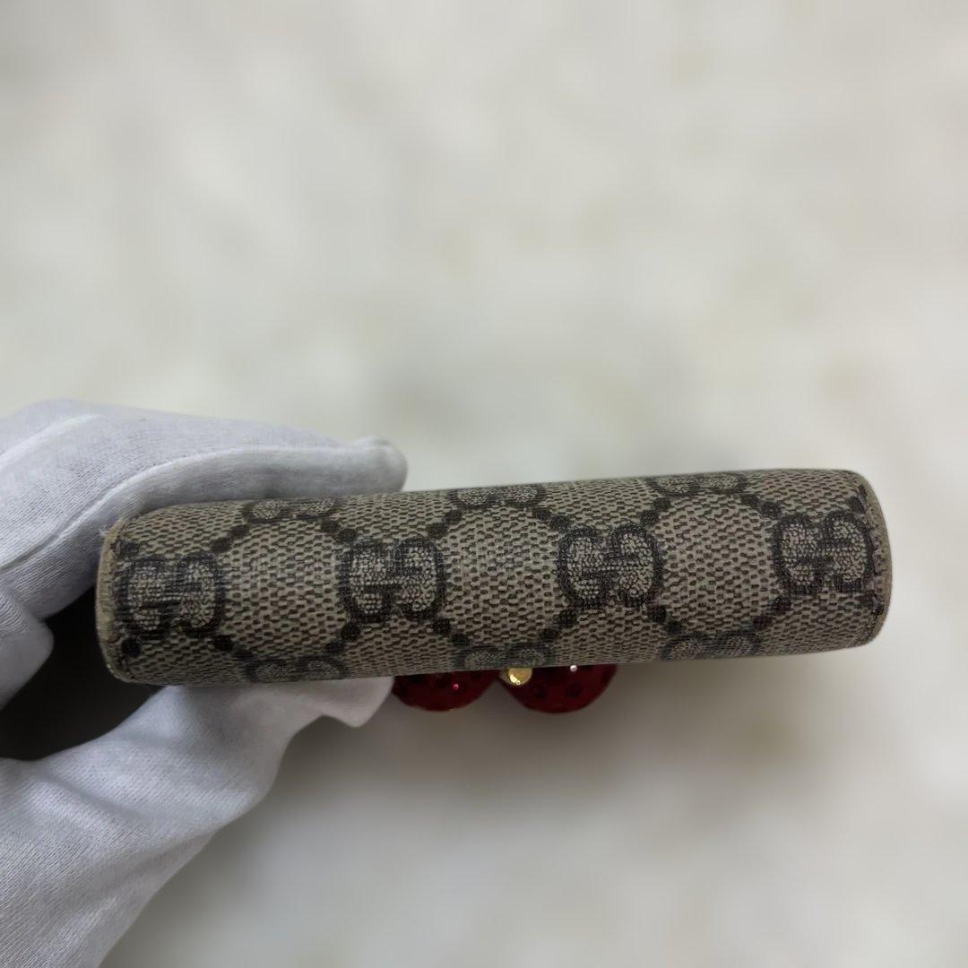 Gucci グッチ　チェリー装飾 二つ折り財布　ベージュ