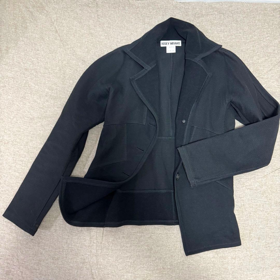 ISSEY MIYAKE ブラック テーラードジャケット 3 裏地無し