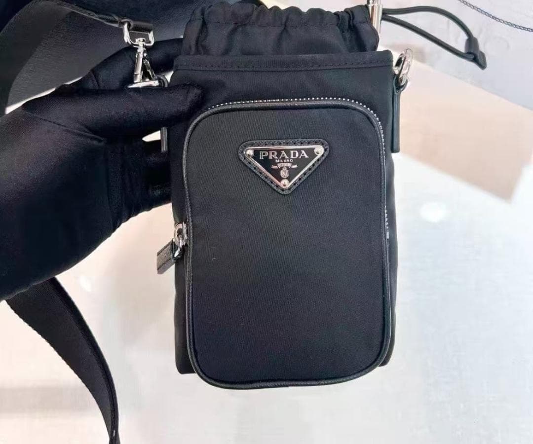 PRADA プラダ　Re-Nylon　スマホショルダーバッグ　ブラック