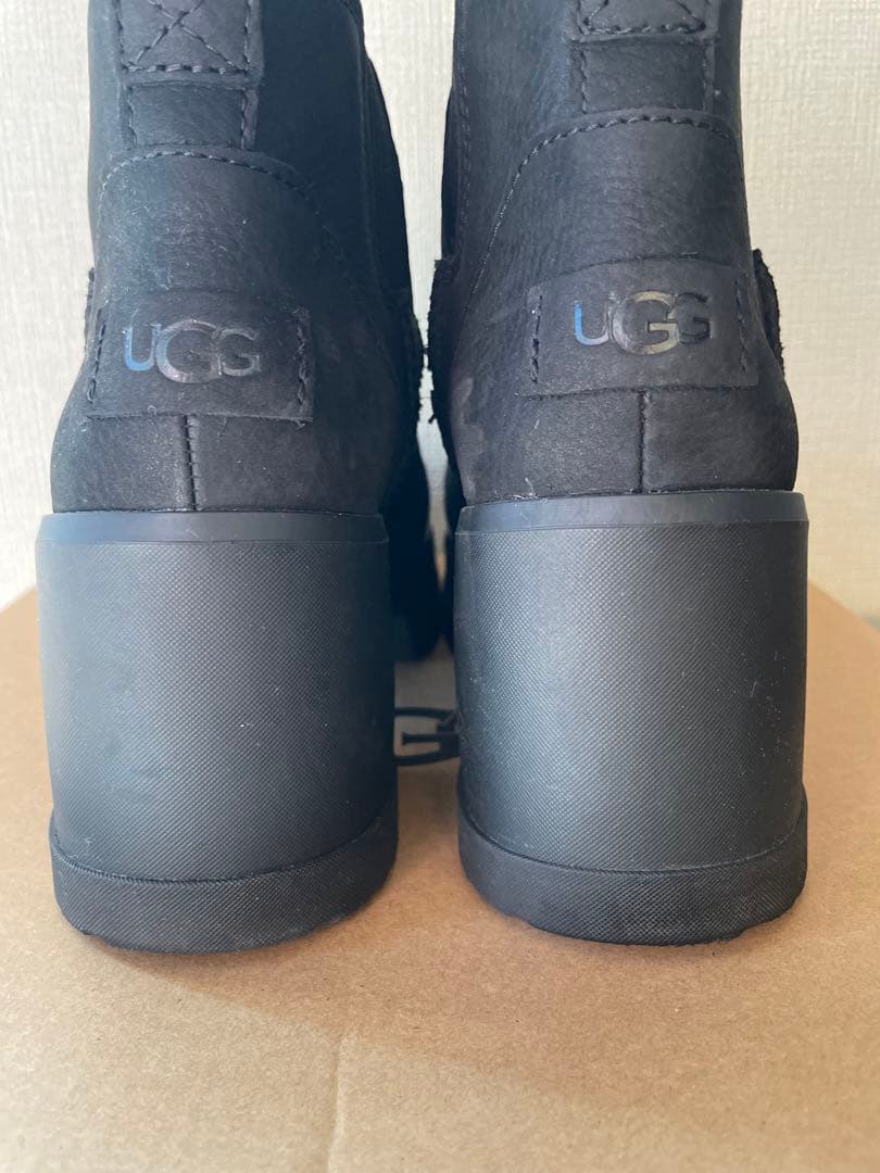 正規品UGG モクシーチェルシー　24㎝
