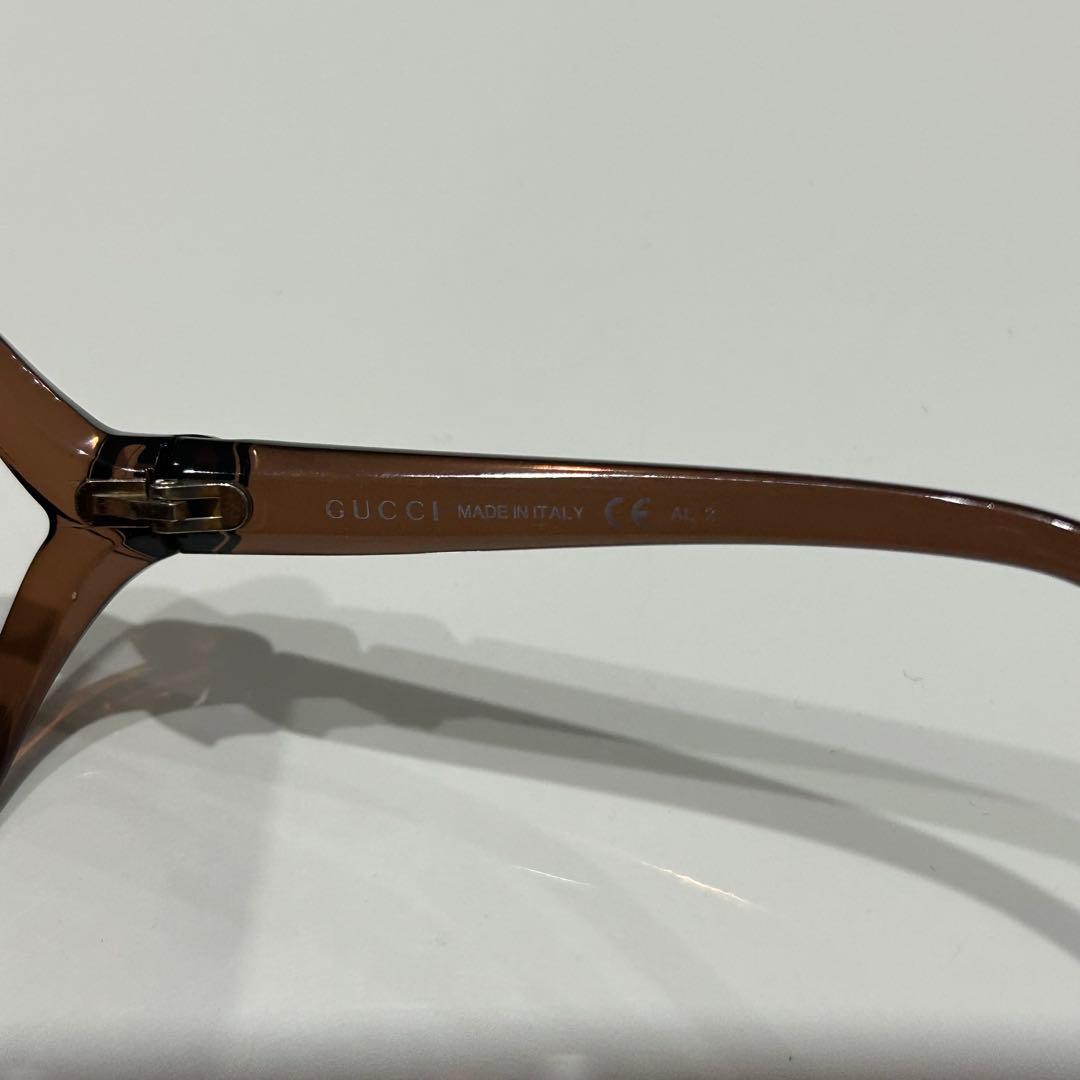 Gucci ブラウン ハート型ラウンドサングラス