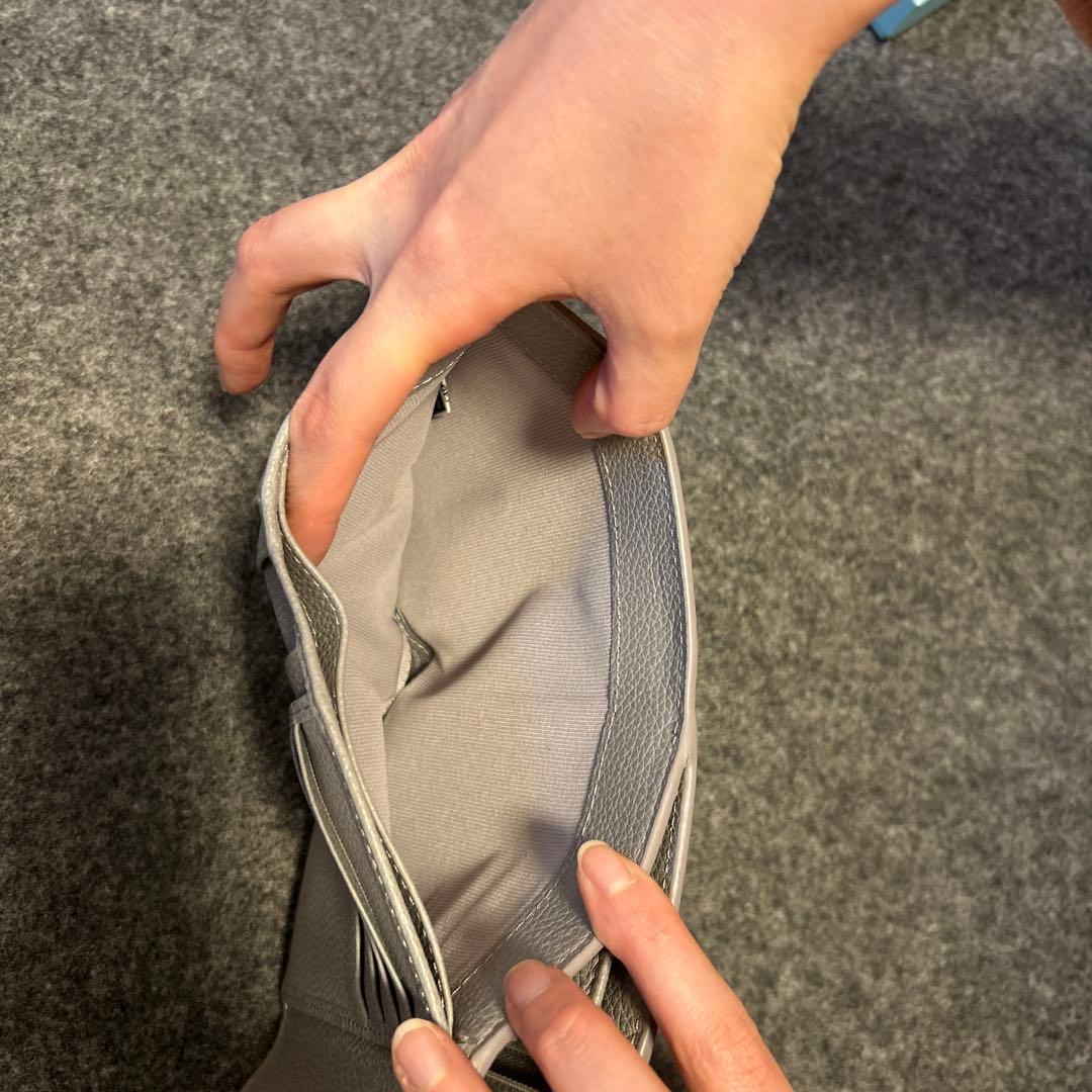 フルラ　財布　グレー　三つ折り　箱付き