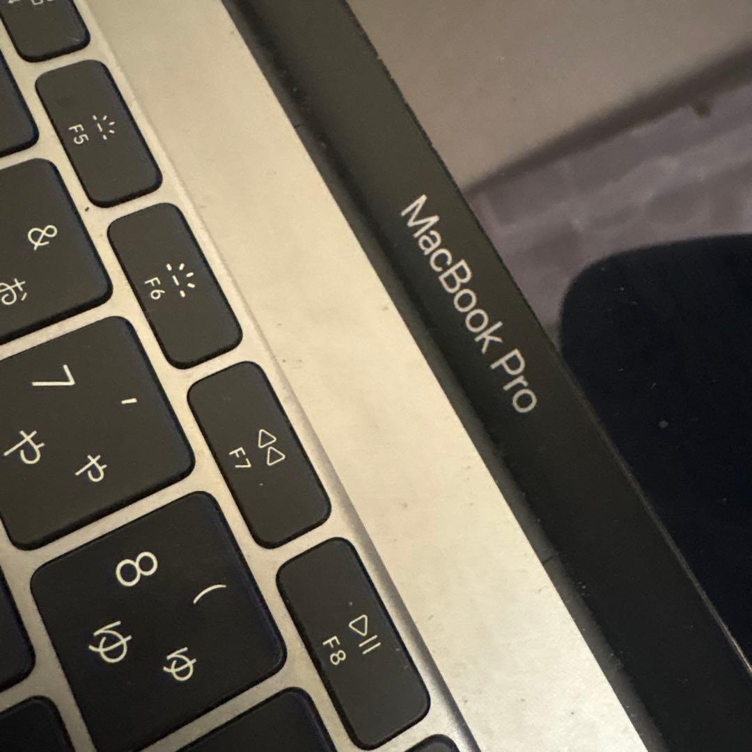 テ*！様 MacBook Pro 13インチ　保護カバーと画面フィルム付き