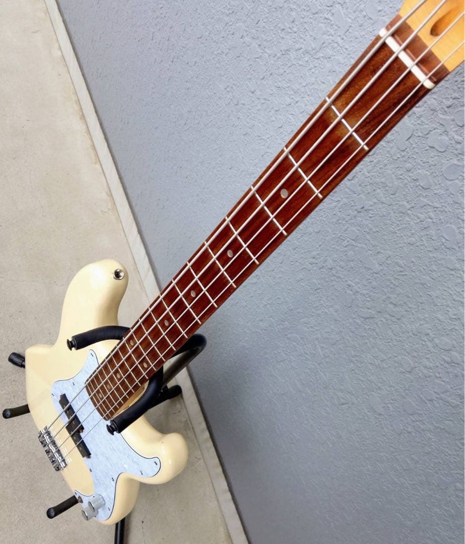 ベース Squier by Fender Precision BASS