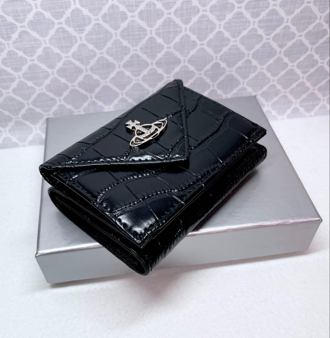 【内柄も素敵☆最新】Vivienne Westwood 三折財布 ブラック