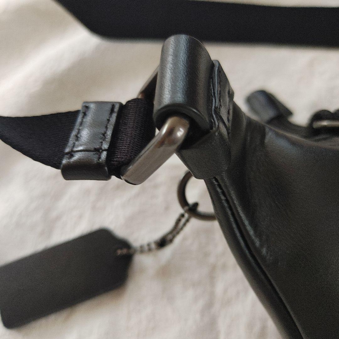 COACH　コーチ　赤　ボディーバッグ