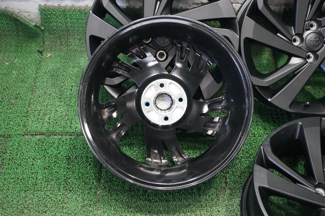 トヨタ純正　カスタムブラックエディション　ライズ　ロッキー