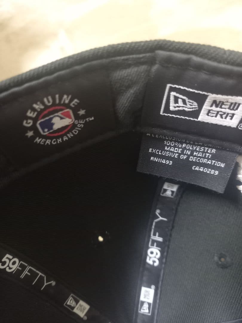 君と、わたしも。です。 NEW NRA HOLICK 刺繍クロム